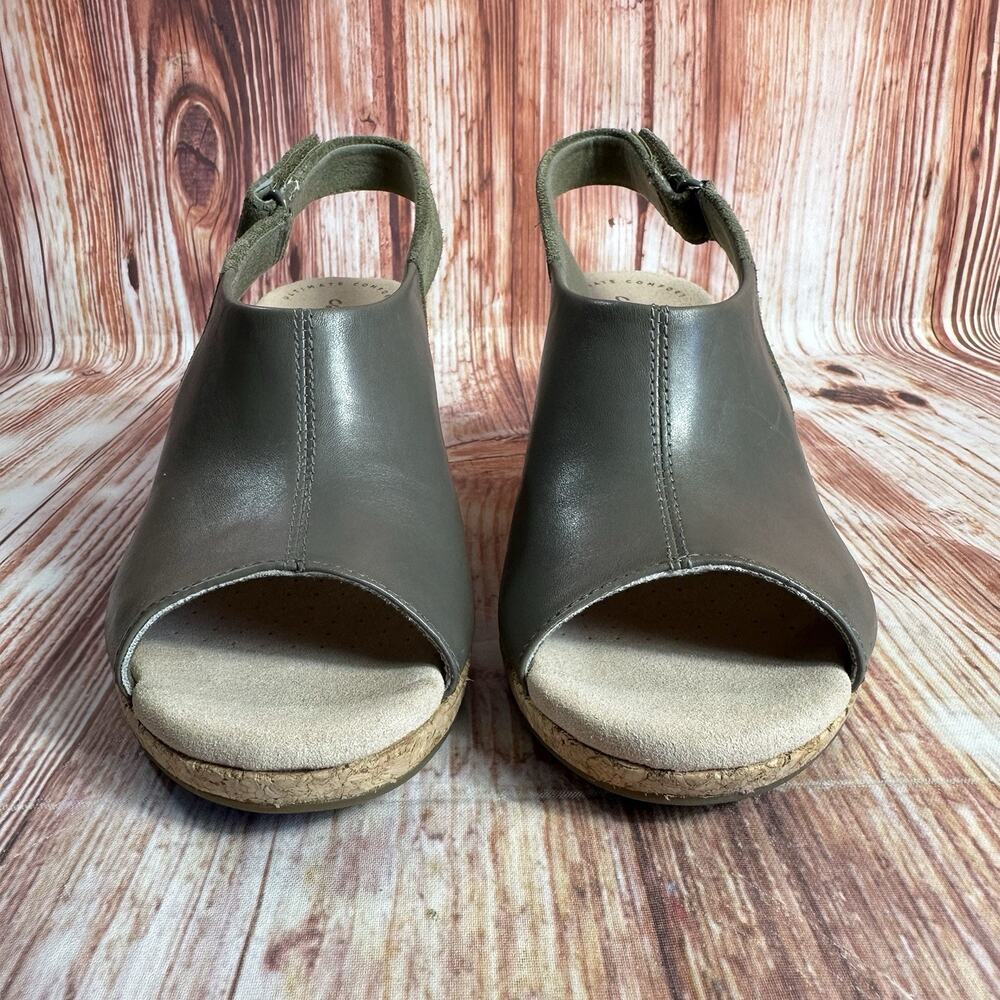 Clarks LAFLEY JOY Sz 7 Gray Leather Suede Cork Wedge Heel Sandals Open Toe Shoes - Picture 2 of 10